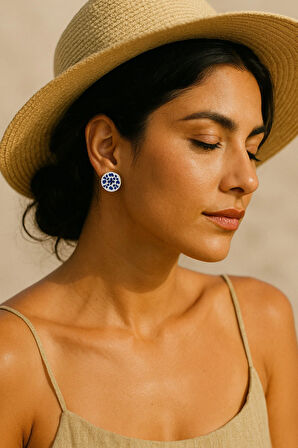 Sera Mavi Desenli El Yapımı Seramik Küpe – Minimal & Zarif Tasarım