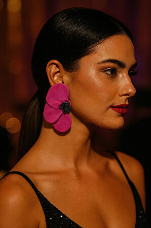 Fioré – El Yapımı Canlı Pembe Çiçek Formlu Küpe