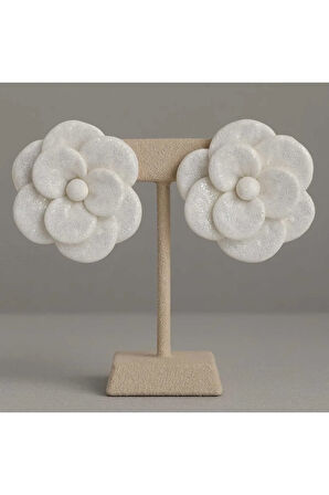 Fleur de Éclat Simli Beyaz Çiçek Formlu El Yapımı Küpe