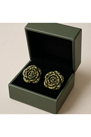 ✨ Éclat Vert – Haki & Altın Işıltılı Gül Küpe ✨