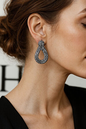 Maréna – Lacivert & Gümüş Dokulu El Yapımı Küpe