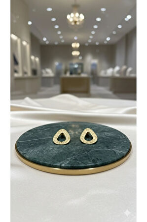 Lustre El Yapımı Dokulu Altın Renk Küpe – Zarif ve Şık Tasarım