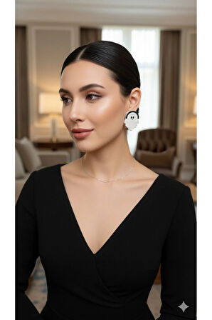 Boo Arc El Yapımı Polimer Kil Küpe – Siyah Beyaz Minimal Hayalet Tasarım