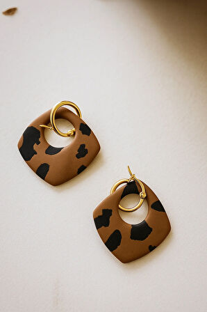 Leopar Desenli Altın Halkalı El Yapımı Küpe | Modern & Şık Tasarım –