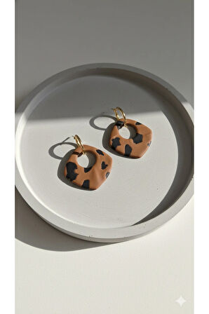 Leopar Desenli Altın Halkalı El Yapımı Küpe | Modern & Şık Tasarım –