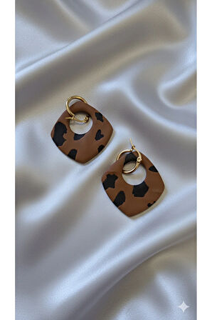 Leopar Desenli Altın Halkalı El Yapımı Küpe | Modern & Şık Tasarım –