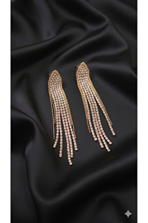 Véline Işıltılı Uzun Küpe – Altın Renkli Taşlı Zincir Tasarım – Gece Şıklığı ve Zarif Görünüm