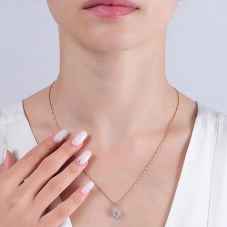 0.05 Karat Pırlanta Kolte, Kartanesi Motifli, Doğal Pırlanta, Mücevher Sertifikalı, Sarı Altın