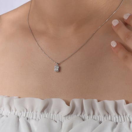 0.12 Karat Baget Pırlanta Kolye, Doğal Pırlanta, Mücevher Sertifikalı, Sarı Altın