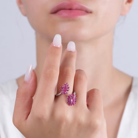 1.95 Karat Pırlanta Yakut Yüzük, Çiçek Figürlü, Doğal Pırlanta, Sertifikalı Mücevher, Beyaz Altın