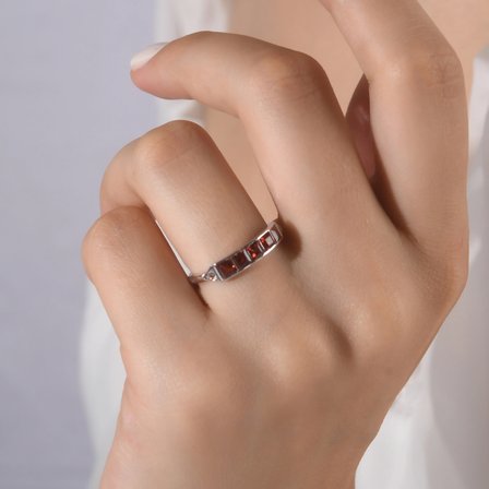 0.83 Karat Pırlanta Garnet Yüzük, Doğal Pırlanta, Sertifikalı Mücevher, Beyaz Altın