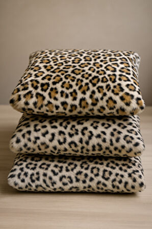 Bonnie Leopar Figürlü Tavşan Tüyü Ultra Soft Yıkanabilir Kırlent Kılıfı 40x40