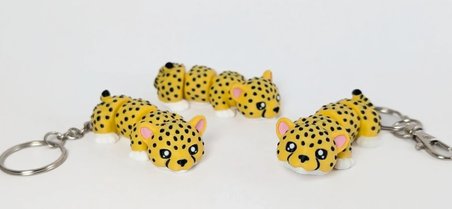 3D Baskı Leopar Anahtarlık – Eklemli Sevimli Leopar Figürü