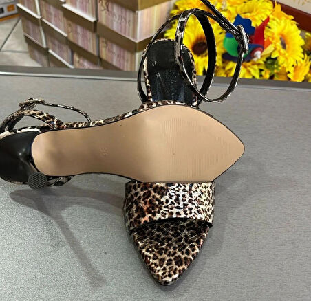 2025 TOP MODEL LEOPAR RUĞAN KELEBEK 10 CM TOPUKLU AYAKKABI MUHTEŞEM GECE-GÜNDÜZ
