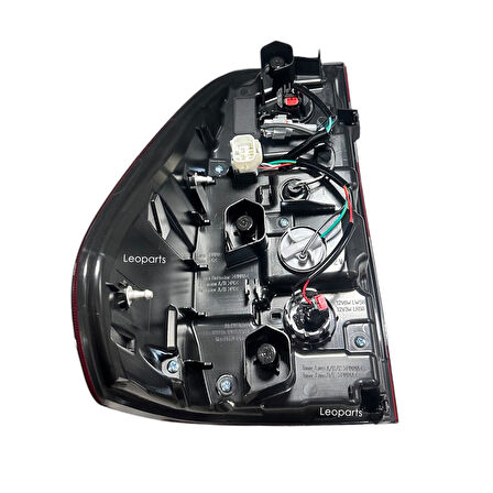 LEOPARTS Toyota Hilux Revo Rocco Stop Lambası Sağ (Ledli) 2021-2024 81560-0K430
