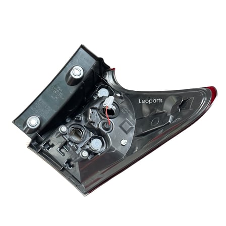 Leoparts Toyota Auris Stop Lambası Dış Sol 2015-2019 81561-02A60