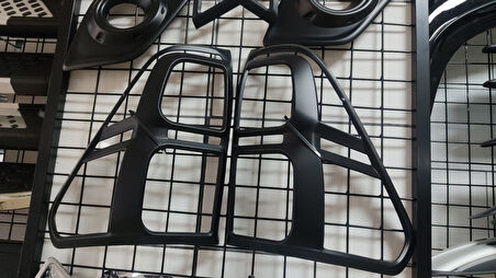 Hilux Stop Çerçevesi ABS Siyah 2016 Sonrası Uyumlu