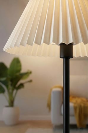İthal Lambader Şapkası Çap 36 cm Pileli Kırma Kumaş Krem Abajur Başlık Metal İskelet LAM06