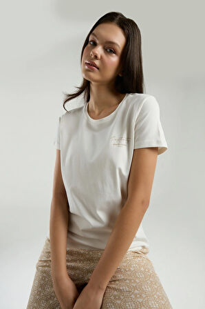 Kadın Sade Yazlık Kısa Kol Desenli Uzun Pantolon Pijama Takımı (Battal Beden Vardır)