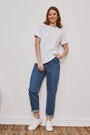 Kadın Beyaz Bisiklet Yaka Pamuklu Oversize T-shirt Lkr10242