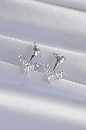Pirinç Gümüş Renk Zirkon Taşlı V Model Küpe 5886