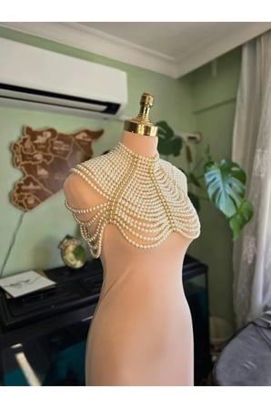 Çok Katlı İnci ve Taş Detaylı Çift Taraflı Omuz Kolyesi Vücut Zinciri Ayarlanabilir Luxury Bolero Gelin Aksesuarı Altın Kaplama Çerçeveli Abiye Elbise Takısı Gösterişli Gold Renk Nişan Düğün Takısı