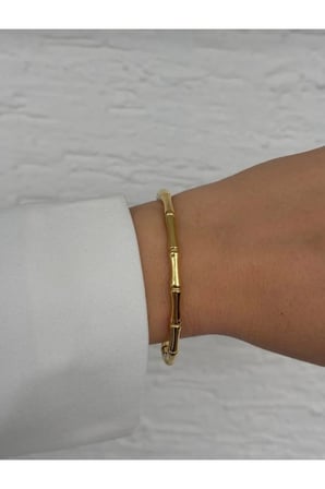 Bambu Dokulu Kelepçe Bileklik – 14K Gold Renk Kararmaz Çelik Old Money Kadın Bilekliği