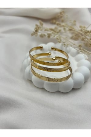 Gold Renk Minimal Yazı Detaylı Ayarlanabilir Metal Bileklik Seti – Şık ve Zarif Kadın Bilezik
