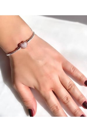 Rose Gold Pavé Kalp Klipsli Charm Bileklik – Çift Renk Kararmaz Çelik Ölçülü Kadın Bileklik