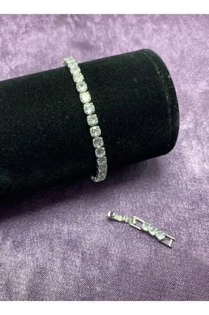 Gümüş Su Yolu Zirkon Tenis Bileklik - İri Zirkon Taşlı Su Yolu Bileklik – Gümüş Renk Kararmaz Çelik Lüks Tam Tur Kadın Bilekliği