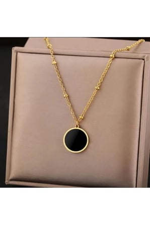 Siyah Taşlı Yuvarlak Madalyon Vintage Kolye – 14K Gold Kararmaz Çelik Toplu Zincir Kadın Kolye