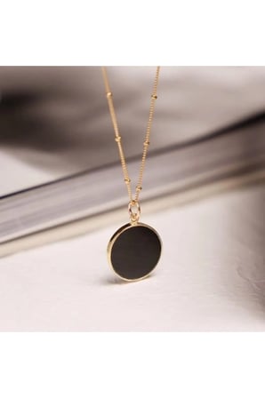Siyah Taşlı Yuvarlak Madalyon Vintage Kolye – 14K Gold Kararmaz Çelik Toplu Zincir Kadın Kolye