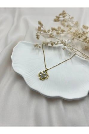 Dört Yapraklı Yonca Figürlü Zirkon Taşlı Gold Çelik Kolye – Vintage Kararmaz Paslanmaz Şık Kadın Takı