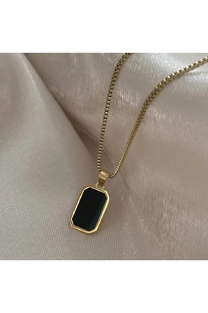 Siyah Taşlı Dikdörtgen Kolye – 14K Gold Kararmaz Çelik Vintage Minimal Kadın Kolyesi