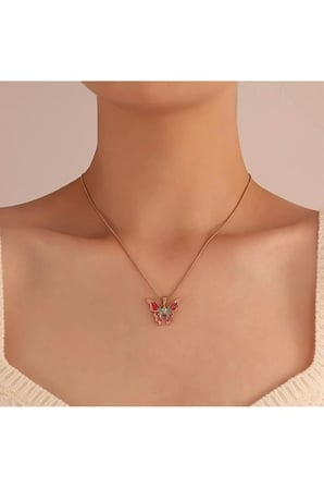 Renkli Mineli Kelebek Kolye – 14K Gold Kararmaz Çelik Yılan Zincirli Zarif Kadın Kolyesi