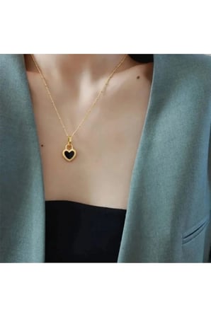 Burgu Kenarlı Siyah Kalp Kolye – 14K Gold Kararmaz Çelik Top Zincirli Vintage Kadın Kolyesi