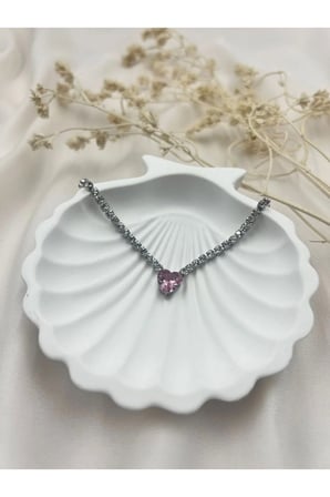 Pembe Kalp Taşlı Işıltılı Kolye – Zarif ve Modern Tasarım Parlak Taşlı Şık Kolye