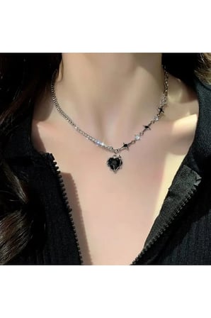 Siyah Kalp Yıldız Detaylı Gümüş Renk Çelik Kolye – Kararmaz İkili Katmanlı Gotik Kadın Kolyesi