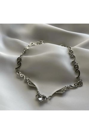 Melek Kanatlı Kristal Kalp Kolye – Gümüş Renk Kararmaz Çelik Vintage Gotik Y2K Choker Kolyesi