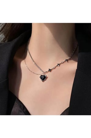 Asimetrik Su Yolu Siyah Kalp Kolye – Gümüş Renk Kararmaz Çelik Dark Coquette Kadın Kolyesi