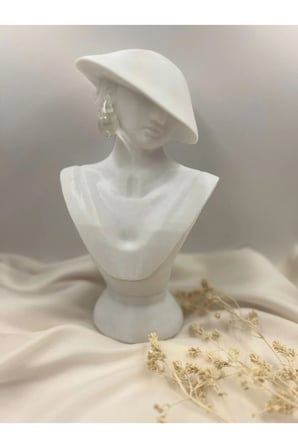 Şeffaf Opal Yansımalı Damla Küpe – Modern, Minimalist ve Işıltılı Tasarım