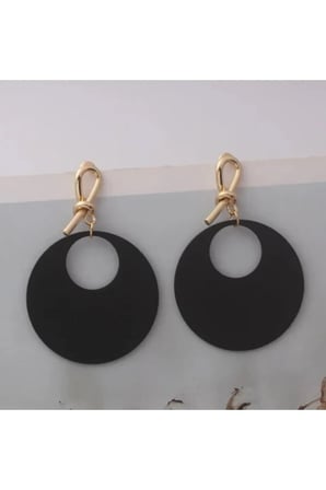 Siyah Daire Gold Fiyonk Sallantılı Küpe - Modern Kararmaz Antialerjik Solmaz Şık Hediyelik Yeni Sezon Kadın Küpe