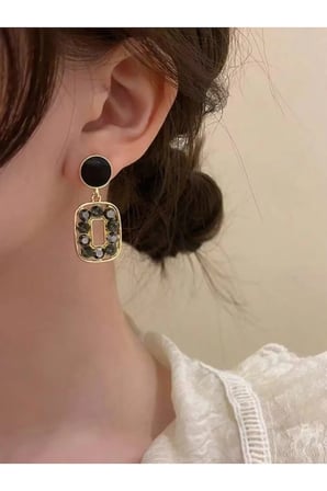 Siyah Taşlı Gold Çerçeve Sallantılı Küpe - Vintage Kararmaz Antialerjik Solmaz Şık Hediyelik Yeni Sezon Kadın Küpe