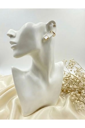 Zarif Yonca Model Küpe – Gold Çelik & Detaylı Kadın Küpe