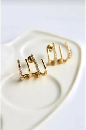 Altın Zirkon Üçlü Çizgi Ear Cuff Küpe - Modern Kararmaz Antialerjik Solmaz Şık Hediyelik Yeni Sezon Kadın Küpe