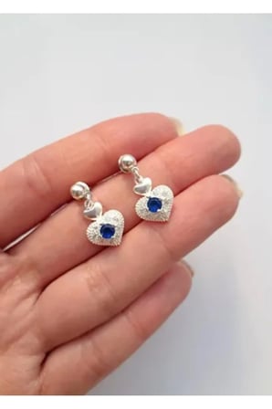 925 Ayar Gümüş Kaplama Kalp Mini Sallantılı Küpe - Vintage Minimalist Kararmaz Antialerjik Solmaz Şık Hediyelik Yeni Sezon Trend Kadın Küpe