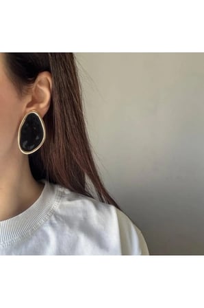 Organik Oval Mineli Küpe - 14K Gold Çerçeveli Siyah Mineli Minimal Modern Vintage Kadın Küpe