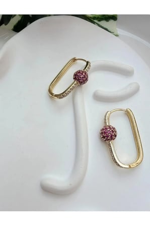 Fuşya Zirkon Toplu U Halka Küpe - Gold Beyaz Taşlı Modern Askılı Antialerjik Kadın Küpe