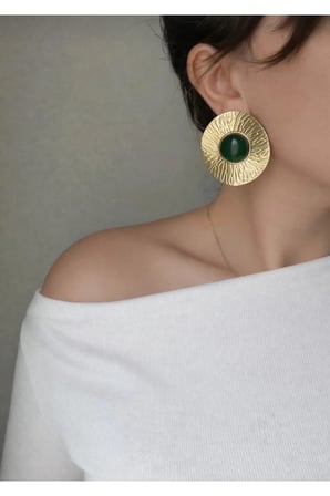 Büyük Yuvarlak Dövme Metal Statement Küpe - 14K Gold Yeşil Cam Taşlı Vintage Retro Kadın Küpe