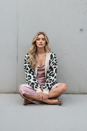 Kadın Krem Leopar Desenli Oversize Kışlık Kalın Örgü  Triko Hırka - Kadın Hırka 